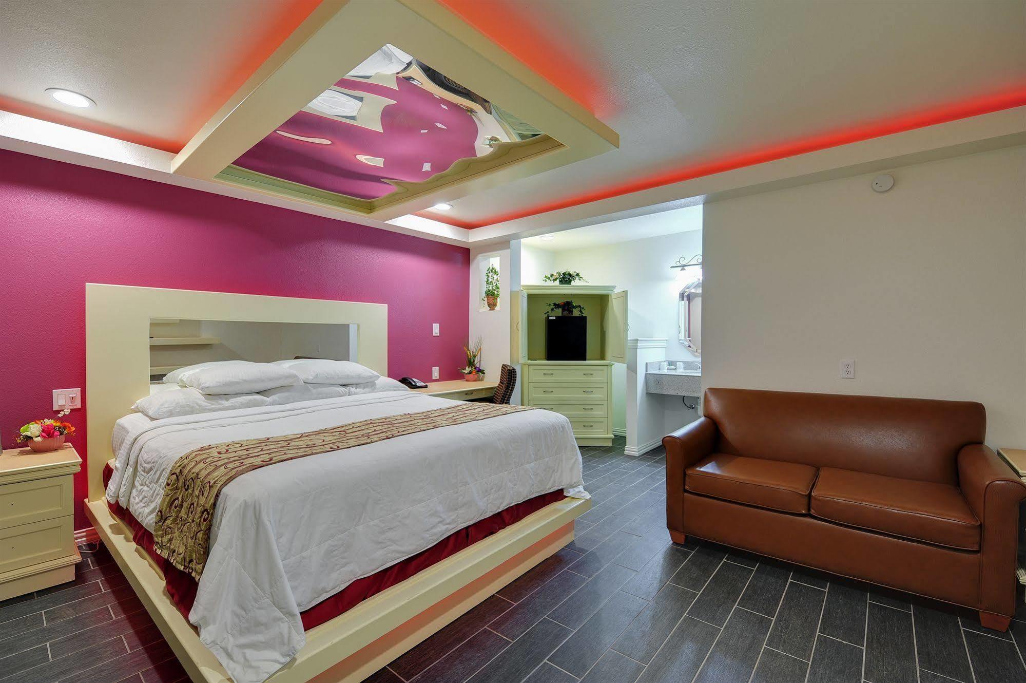 Romantic Inn & Suites Dallas Dış mekan fotoğraf