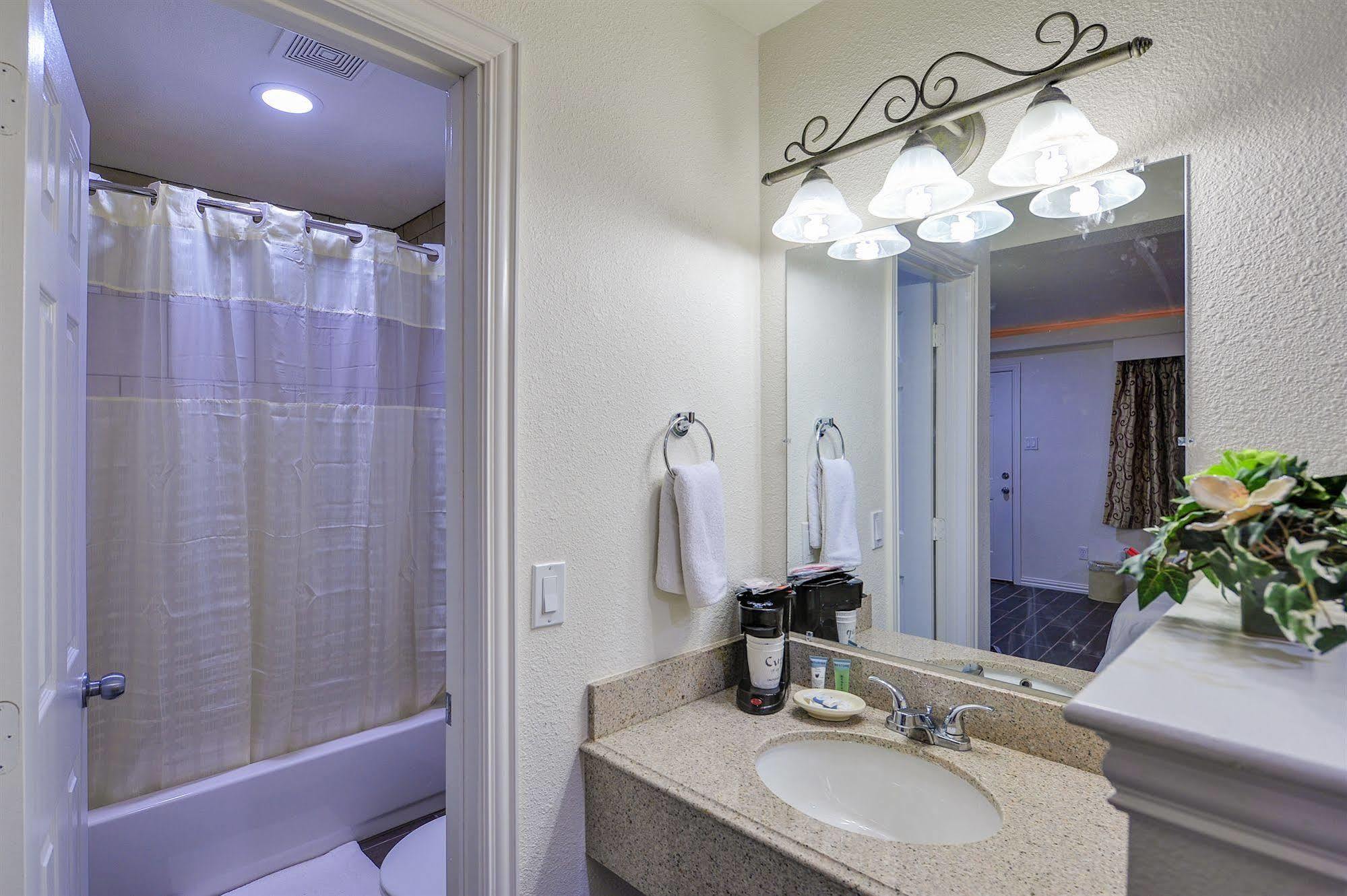 Romantic Inn & Suites Dallas Dış mekan fotoğraf