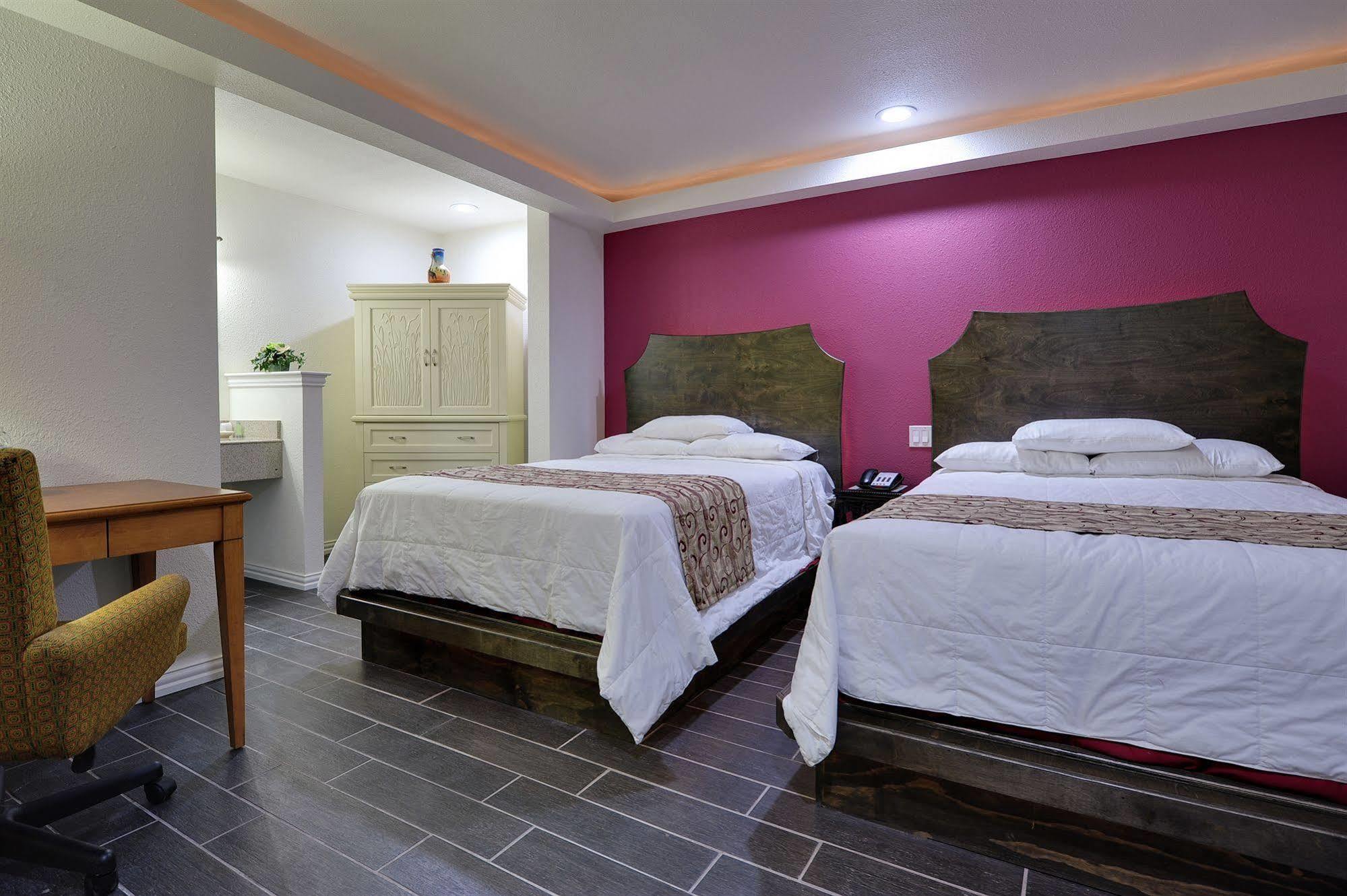 Romantic Inn & Suites Dallas Dış mekan fotoğraf